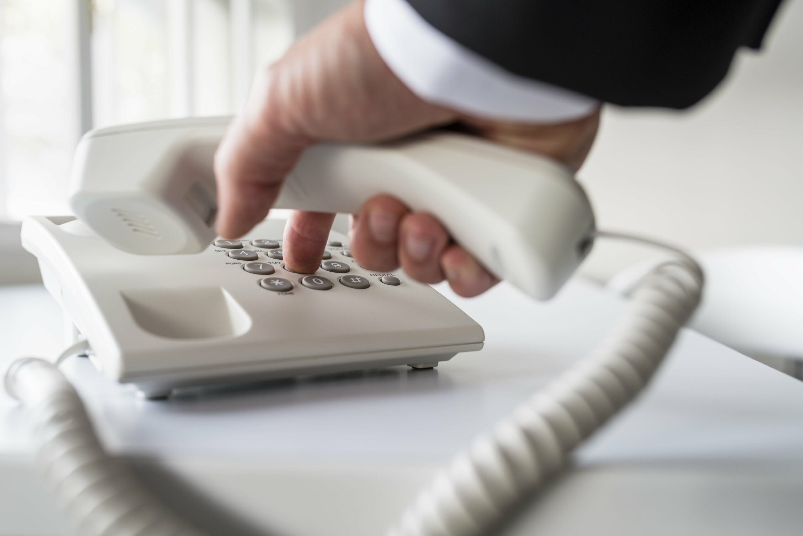 Uma Empresa De Telefonia Fixa Oferece Aos Seus Funcionarios Senhas